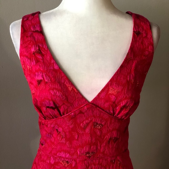 NWT Trina Turk Sleevless V Neck Dress - Picture 2 of 10